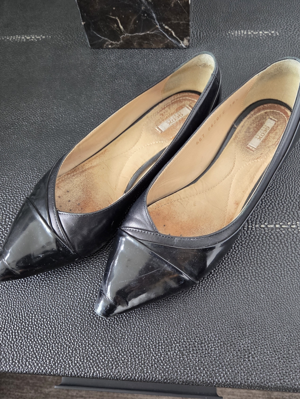 Geox Women's Pointed-Toe Black Leather Flats - Well Loved - Picture 3 of 5